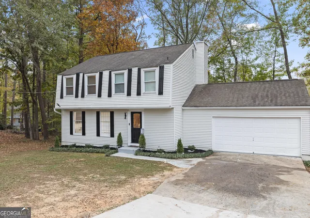 Photo 3 of Single family home for sale at 107 Fortress Dr, Peachtree City, GA 30269 | MLS# 10775314 | Listing updated on 2026-08-06