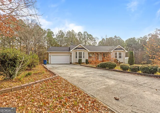 Photo 2 of Single family home for sale at 132 Katie Ln, Chatsworth, GA 30705 | MLS# 10836146 | Listing updated on 2026-09-14
