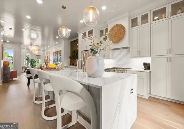 2nd image of 520 Fisher Dr, Alpharetta, GA 30009 | MLS# 10792644