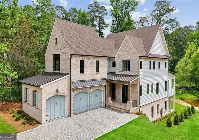 Photo 1 of Single family home for sale at 160 Lake Estates Dr, Roswell, GA 30075 | MLS# 10777536 | Listing updated on 2026-09-18