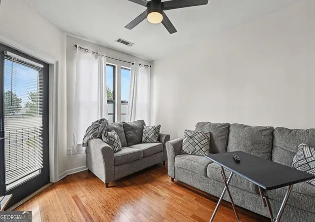 4th image of 898 Oak St Sw #1220, Atlanta, GA 30310 | MLS# 10804339