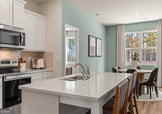 3rd image of 170 White Spruce Wy, Newnan, GA 30265 | MLS# 10814069
