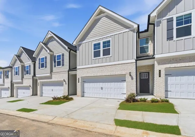 Photo 2 of Townhouse for sale at 663 Treasure Dr, Stockbridge, GA 30281 | MLS# 10814908 | Listing updated on 2026-09-04
