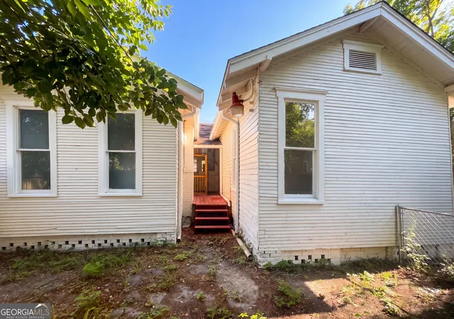 Photo 4 of Single family home for sale at 809 Mary St, Waycross, GA 31503 | MLS# 10811366 | Listing updated on 2026-09-09
