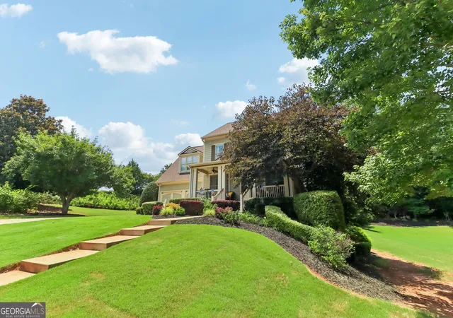 2nd image of 5631 Grand Reunion Dr, Hoschton, GA 30548 | MLS# 10796777