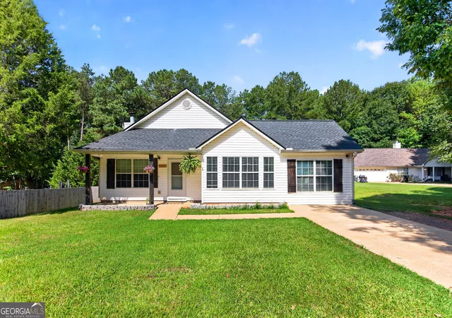 1st image of 109 Jenny Rd, Grantville, GA 30220 | MLS# 10824689