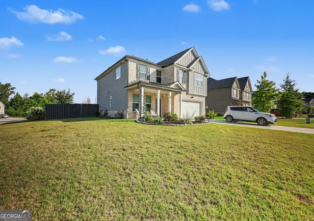 Photo 3 of Single family home for sale at 1826 Woodsley Ct, Loganville, GA 30052 | MLS# 10808395 | Listing updated on 2026-09-26