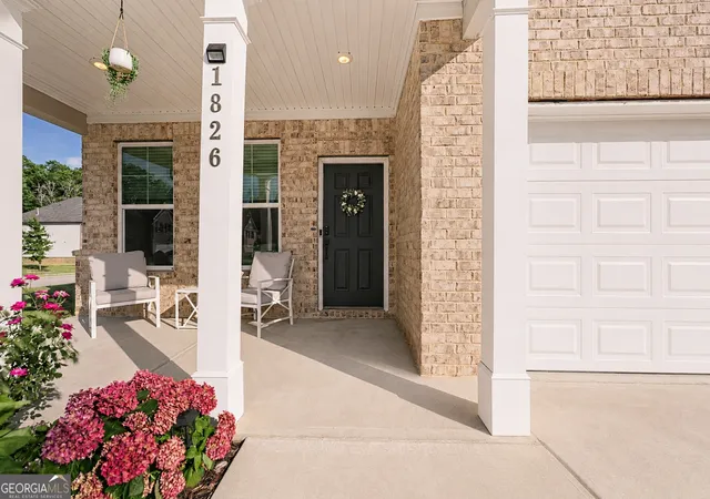 Photo 3 of Single family home for sale at 1826 Woodsley Ct, Loganville, GA 30052 | MLS# 10808395 | Listing updated on 2026-09-26