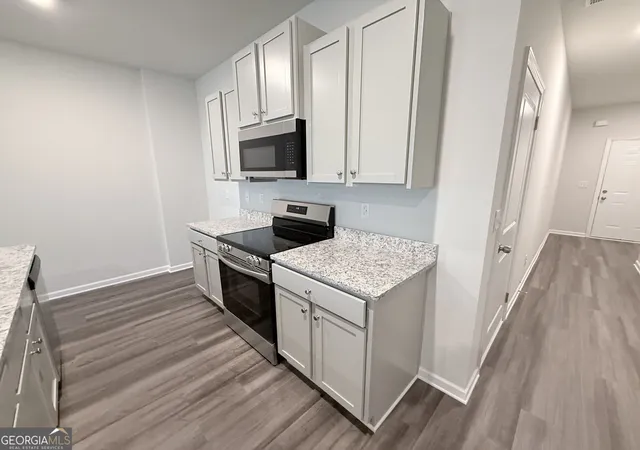 Photo 3 of Townhouse for sale at 315 Oakwood Dr #43, Milledgeville, GA 31061 | MLS# 10820024 | Listing updated on 2026-08-28