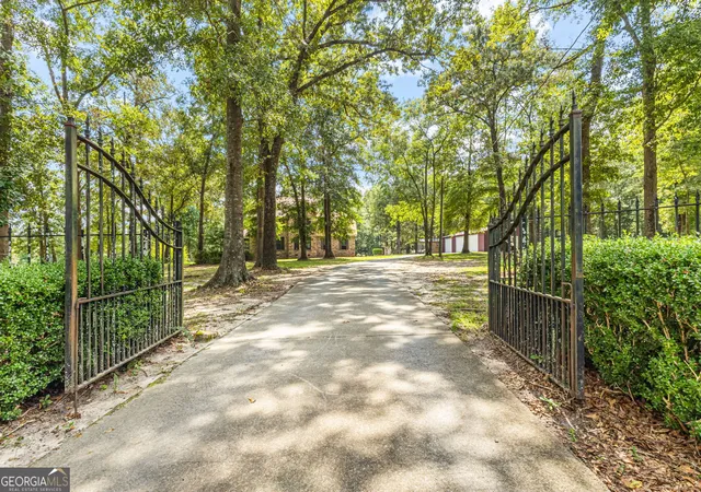 Photo 3 of Single family home for sale at 1010 Frank Cook Rd, Cochran, GA 31014 | MLS# 10833251 | Listing updated on 2026-08-26