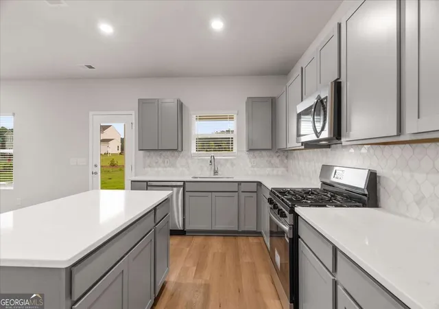 Photo 3 of Single family home for sale at 100 Wildflower Cir, Calhoun, GA 30701 | MLS# 10786258 | Listing updated on 2026-06-29