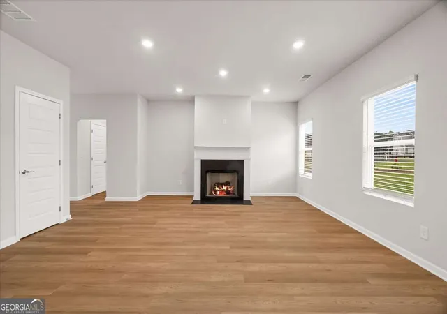 Photo 3 of Single family home for sale at 100 Wildflower Cir, Calhoun, GA 30701 | MLS# 10786258 | Listing updated on 2026-10-09