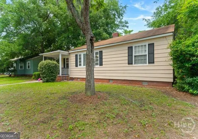 Homes for sale in Savannah, GA | 52 South Parkwood Dr, Savannah, GA 31404 | MLS# 10802944
