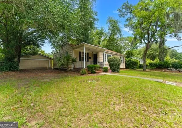 Homes for sale in Savannah, GA | 52 South Parkwood Dr, Savannah, GA 31404 | MLS# 10802944