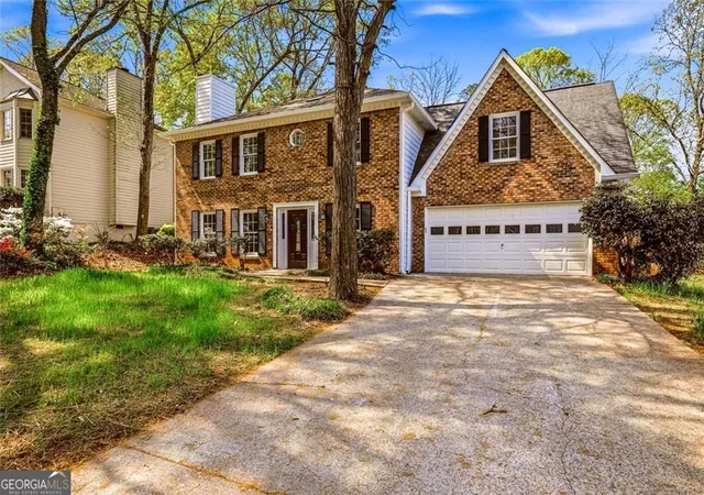 Photo 3 of Single family home for sale at 4085 Vicksburg Dr, Lawrenceville, GA 30044 | MLS# 10729254 | Listing updated on 2026-09-08