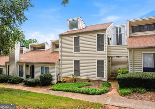 1st image of 605 Serramonte Dr, Marietta, GA 30068 | MLS# 10818409