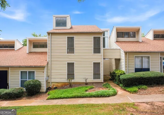 2nd image of 605 Serramonte Dr, Marietta, GA 30068 | MLS# 10818409