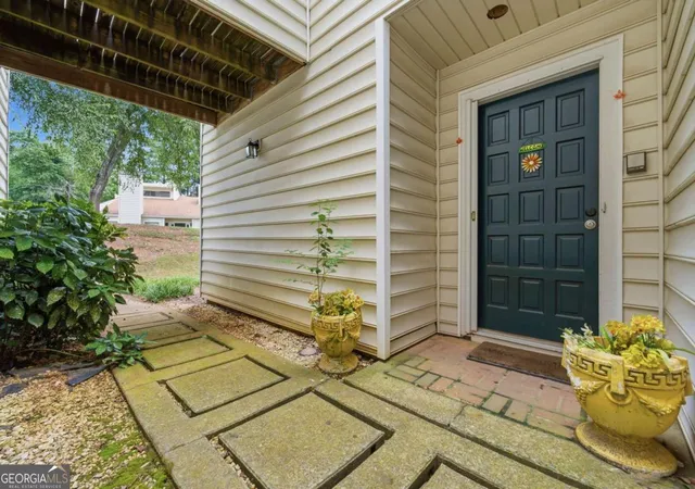 Photo 3 of Townhouse for sale at 605 Serramonte Dr, Marietta, GA 30068 | MLS# 10818409 | Listing updated on 2026-08-17