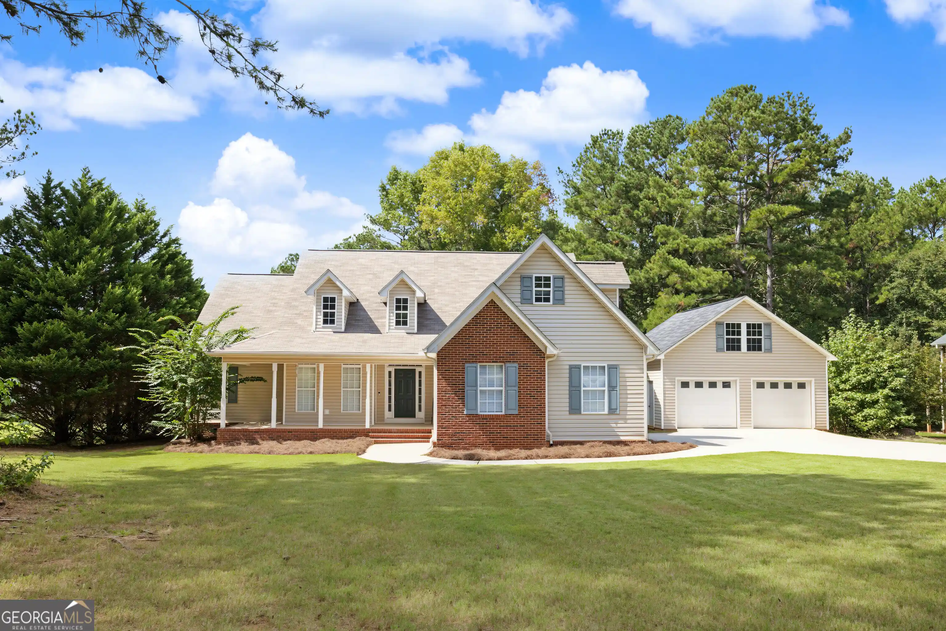 Photo 1 of Single family home for sale at 129 King Richard Dr, Griffin, GA 30223 | MLS# 10857816 | Listing updated on 2026-10-16
