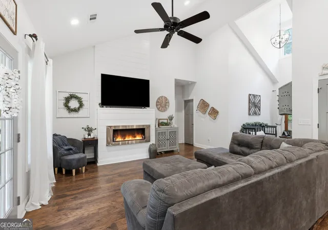 Photo 4 of Single family home for sale at 70 Stone Hearth Dr, Cleveland, GA 30528 | MLS# 10802241 | Listing updated on 2026-08-22