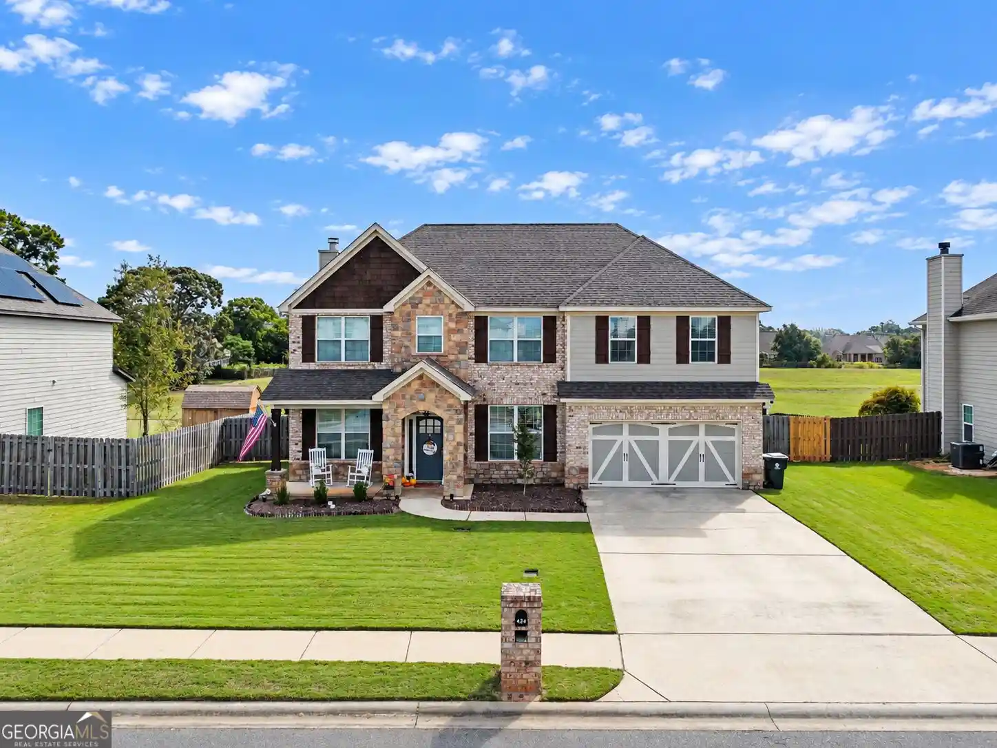 Photo 1 of Single family home for sale at 424 Post Oak Way, Warner Robins, GA 31088 | MLS# 10870178 | Listing updated on 2026-10-23
