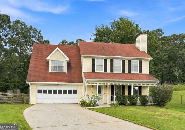 Photo 2 of Single family home for sale at 932 Sugar Meadow Ln, Sugar Hill, GA 30518 | MLS# 10831434 | Listing updated on 2026-09-17