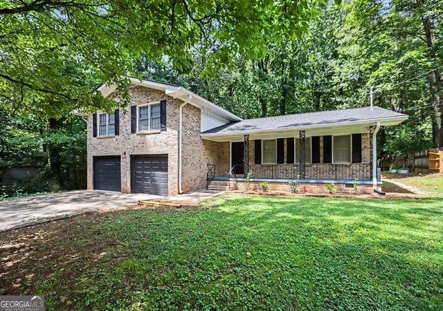 Photo 3 of Single family home for sale at 345 Fond Du Lac Dr, Stone Mountain, GA 30088 | MLS# 10800500 | Listing updated on 2026-08-27