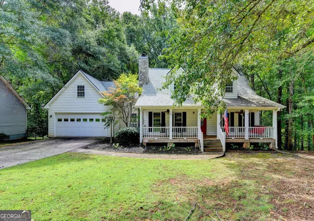 Single family home for sale at 1609 White Oak Dr, Winder, GA 30680 | MLS# 10784238