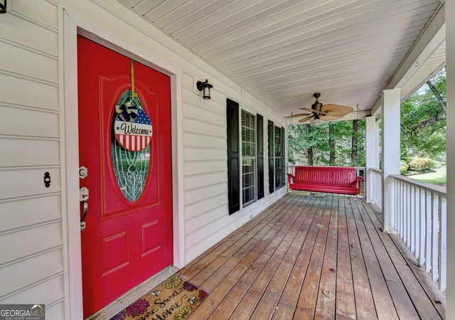 Photo 3 of Single family home for sale at 1609 White Oak Dr, Winder, GA 30680 | MLS# 10784238 | Listing updated on 2026-10-05