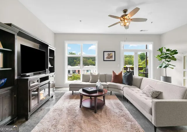 Listing Photo 5 - Condo for sale in building located at 560 Dutch Vly Rd Ne, Atlanta, GA 30324 - Unit #2309