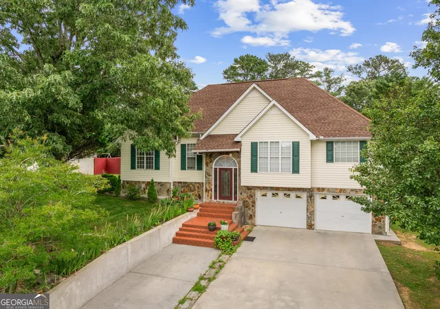 1st image of 391 Wildwood Cir Se, Calhoun, GA 30701 | MLS# 10788267
