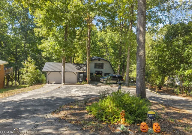 Single family home for sale at 381 Bow Dr, Lavonia, GA 30553 | MLS# 10871046