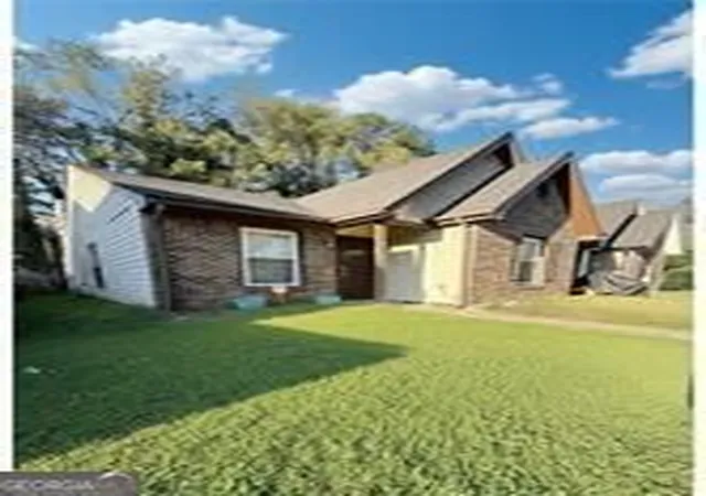 Photo 2 of Sale Pending at 5374 Cherry Wood Dr, Stone Mountain, GA 30083 | MLS# 10834263 | Listing updated on 2026-09-16