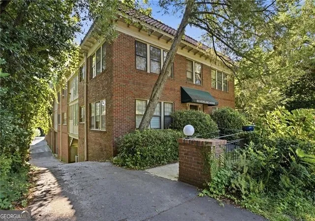 Photo 1 of Condo for sale at 633 Moreland Ave Ne #4, Atlanta, GA 30307 | MLS# 10831814 | Listing updated on 2026-09-30