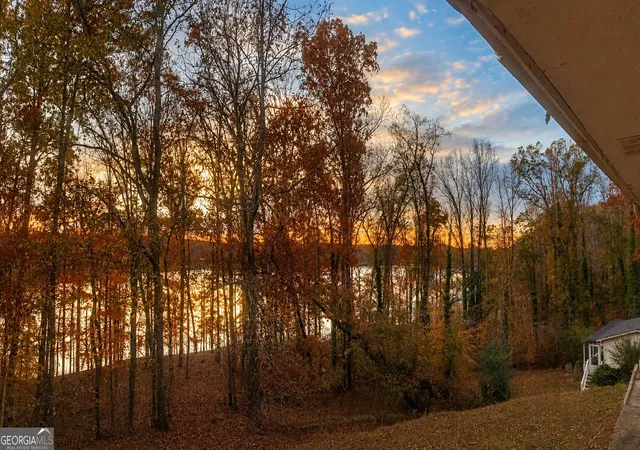 Photo 3 of Single family home for sale at 4521 Shoreline Dr, Gainesville, GA 30506 | MLS# 10794338 | Listing updated on 2026-08-19
