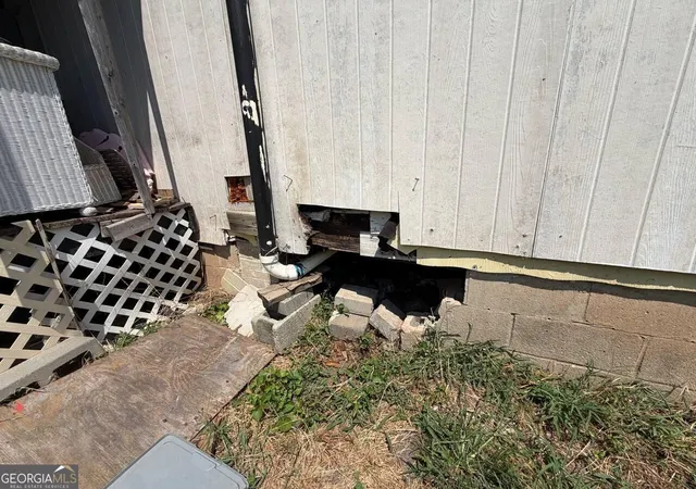 Photo 18 of Single family home for sale at 111 W Mimosa Dr, Jonesboro, GA 30236 | MLS# 10833678 | Listing updated on 2026-09-11