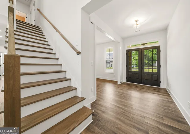 Photo 3 of Sale Pending at 6 Brownwood Dr Se, Cartersville, GA 30120 | MLS# 10815405 | Listing updated on 2026-08-21