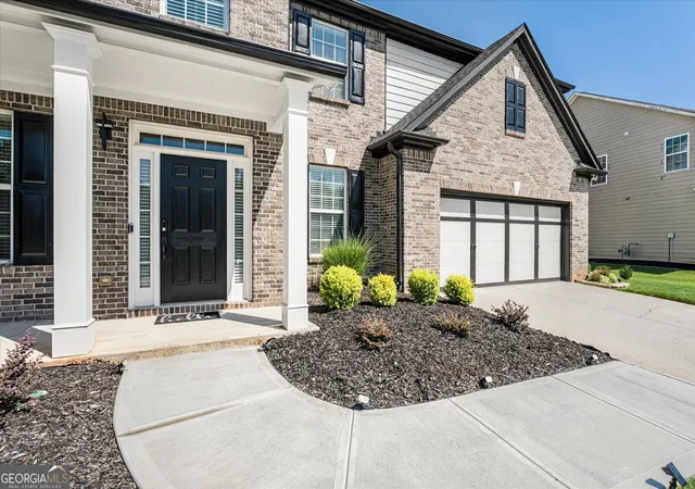 Photo 3 of Single family home for sale at 3676 Bridge Walk Dr, Lawrenceville, GA 30044 | MLS# 10830729 | Listing updated on 2026-09-04