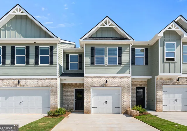 Townhouse for sale at 8312 Columbia Ct, Palmetto, GA 30268 | MLS# 10826881