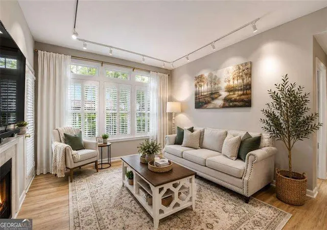Photo 2 of Condo for sale at 240 Renaissance Pkwy Ne #102, Atlanta, GA 30308 | MLS# 10807146 | Listing updated on 2026-09-21