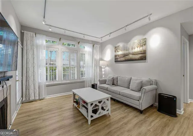 Photo 3 of Condo for sale at 240 Renaissance Pkwy Ne #102, Atlanta, GA 30308 | MLS# 10807146 | Listing updated on 2026-09-21
