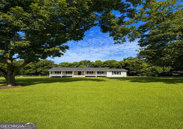 Photo 2 of Single family home for sale at 1469 Main St, Comer, GA 30629 | MLS# 10822727 | Listing updated on 2026-09-14