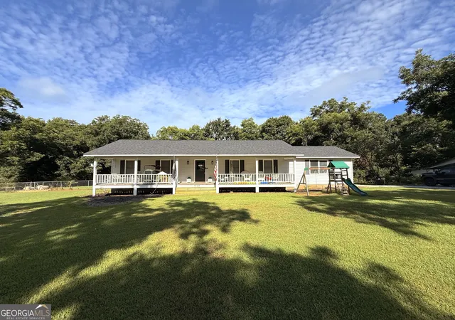 Photo 2 of Single family home for sale at 1469 Main St, Comer, GA 30629 | MLS# 10822727 | Listing updated on 2026-09-14