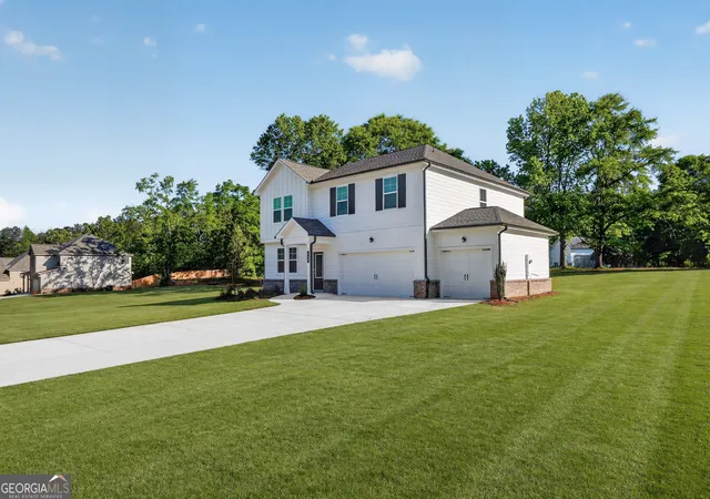Photo 3 of Sale Pending at 408 Panther Creek Ln, Jackson, GA 30233 | MLS# 10786663 | Listing updated on 2026-09-09