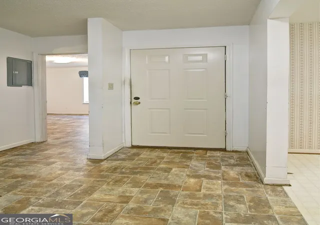 Photo 4 of Sale Pending at 5653 Waterford Ct, Morrow, GA 30260 | MLS# 10802528 | Listing updated on 2026-08-18