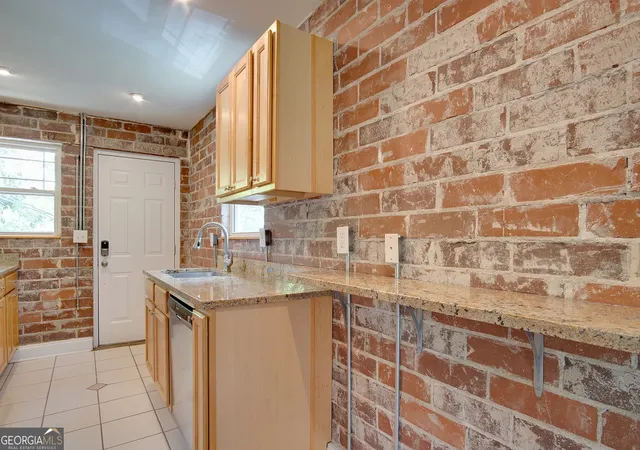 Listing Photo 5 - Condo for sale in building located at 24 Daniel St Se, Atlanta, GA 30312 - Unit #14