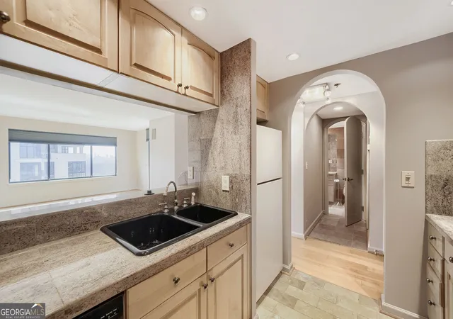 Homes for sale in Atlanta, GA | 3481 Lakeside Dr Ne #2905, Atlanta, GA 30326 | MLS# 10719611
