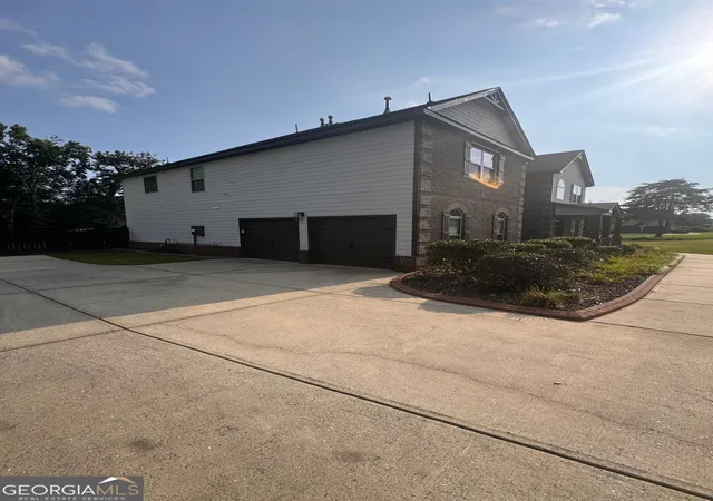 Photo 2 of Single family home for sale at 130 Ravens Landing, Fayetteville, GA 30215 | MLS# 10816067 | Listing updated on 2026-09-01