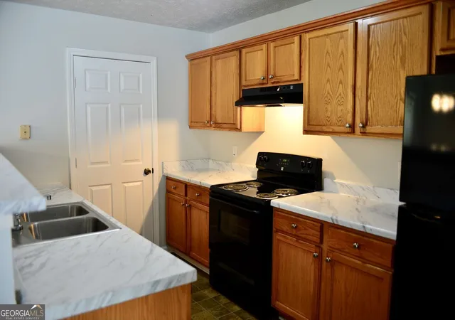 Photo 3 of Single family home for sale at 4256 Viewpoint Ln, Ellenwood, GA 30294 | MLS# 10833303 | Listing updated on 2026-09-03