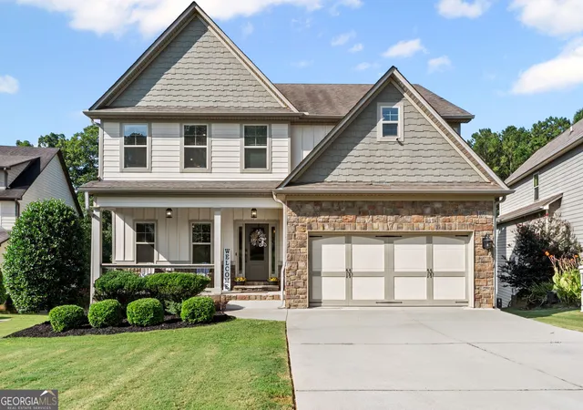 Photo 2 of Single family home for sale at 140 Greenview Dr, Newnan, GA 30265 | MLS# 10835866 | Listing updated on 2026-09-12